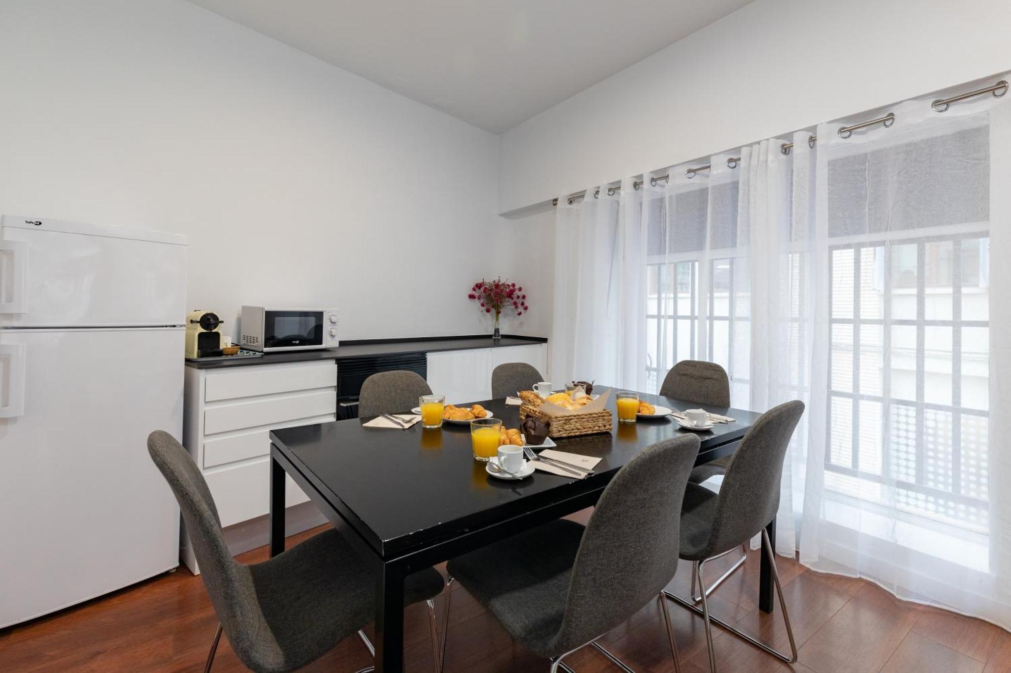 Travel Habitat Teatro Principal Apartment Valencia Luaran gambar