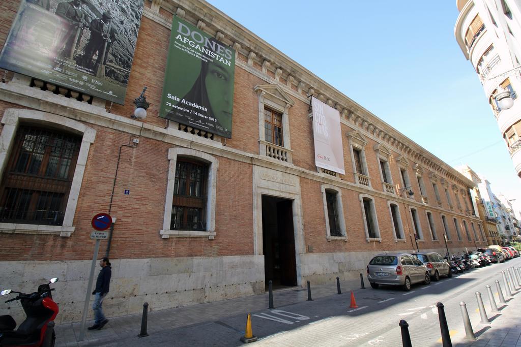 Travel Habitat Teatro Principal Apartment Valencia Luaran gambar